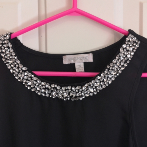 Top - Picture 2 of 2